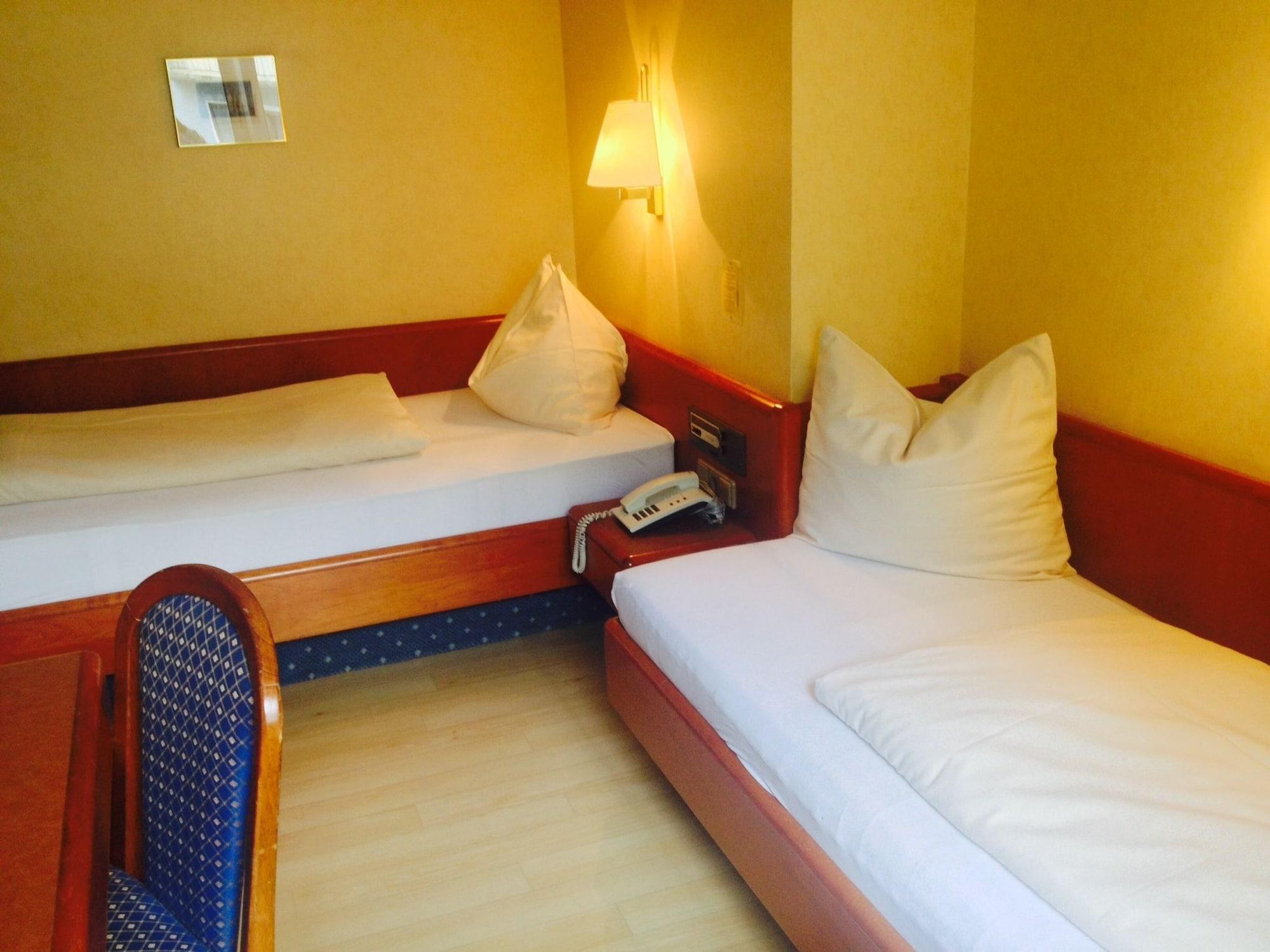 Hotel Carmen Münih Dış mekan fotoğraf