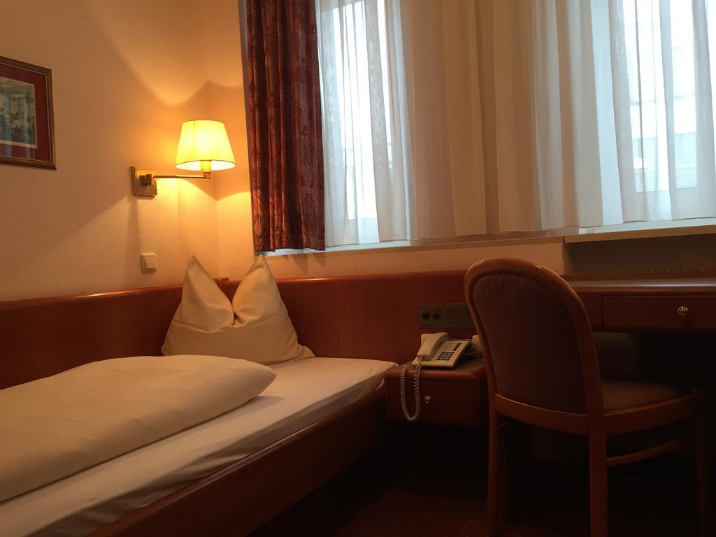Hotel Carmen Münih Dış mekan fotoğraf